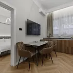 Poem Apartman *